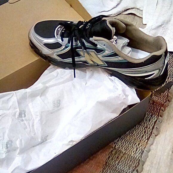 Shoes - Picture 3 of 3